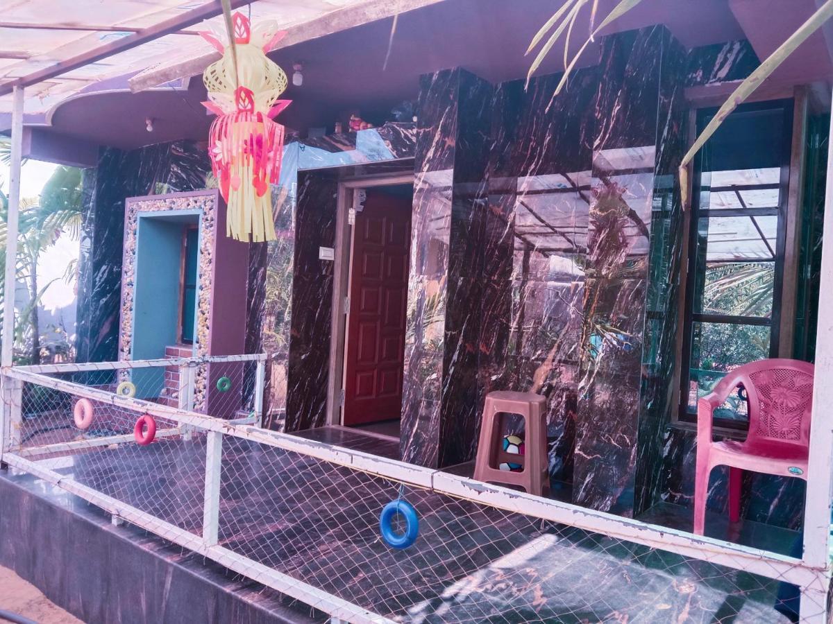 Santosh Home Stay Гокарна Экстерьер фото